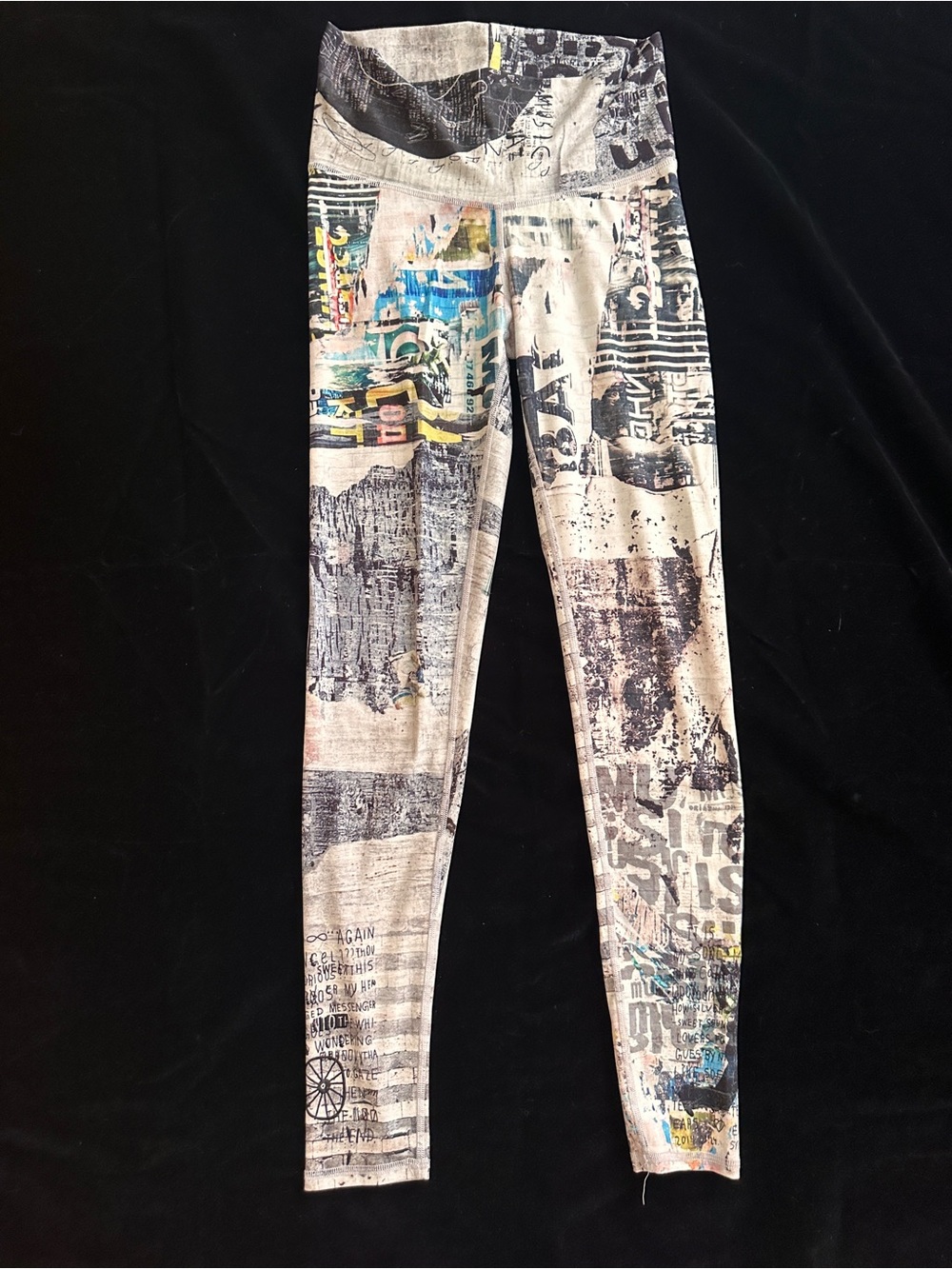 Niyama Sol Graphic Leggings